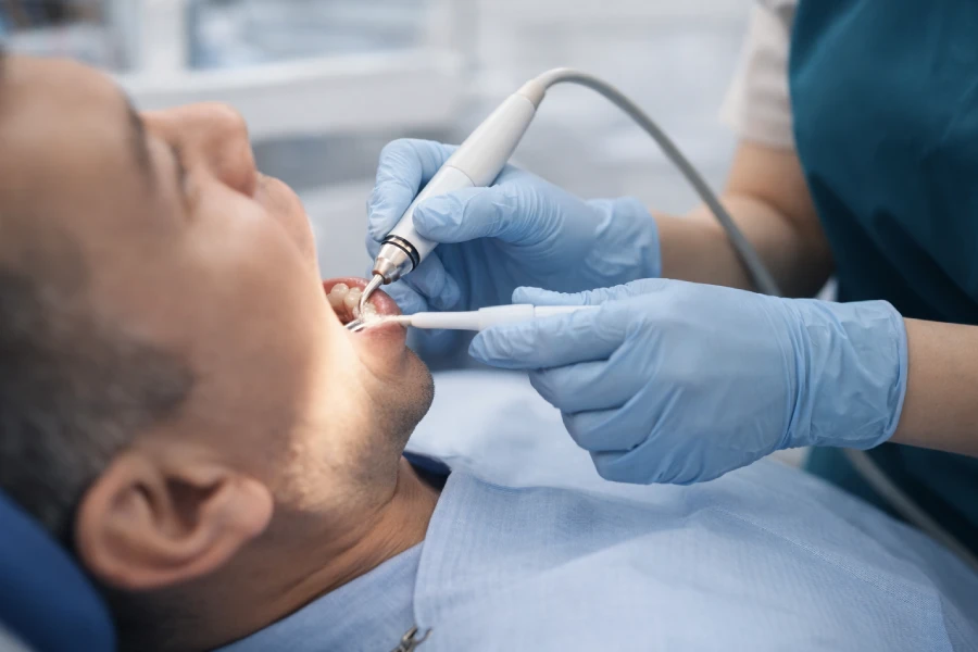 Prosedur scaling karang gigi di Kimmi Dental Care Bintaro Pondok Aren